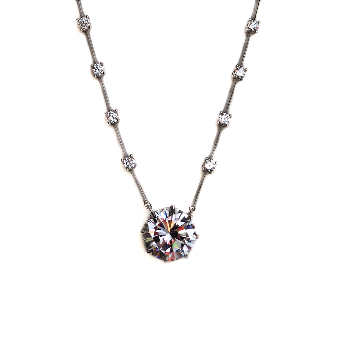 Sıra Taşlı Oval Kolye